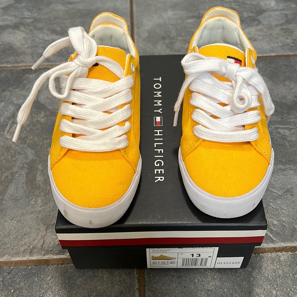 Tommy Hilfiger kids shoes - size 13